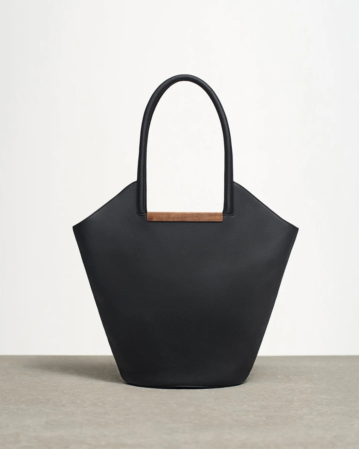 front view of the garden tote bag in black
