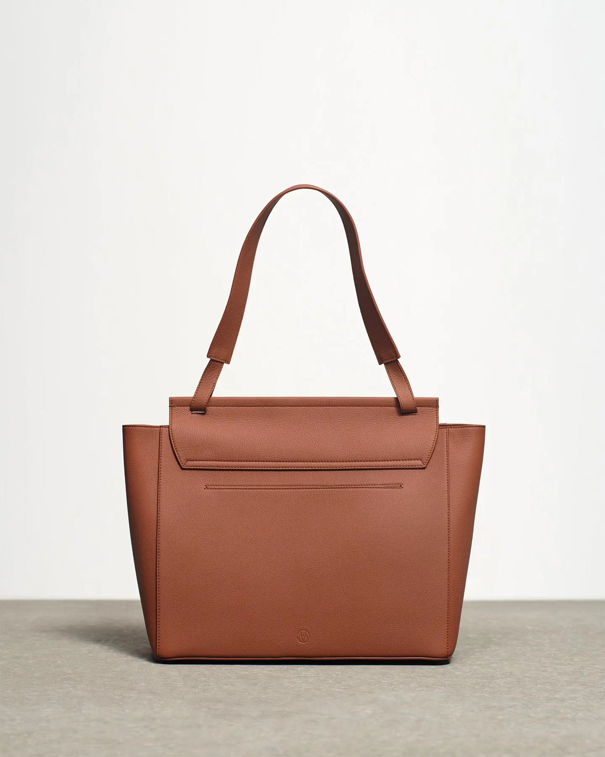 nine to nine bag walnut handle detail
